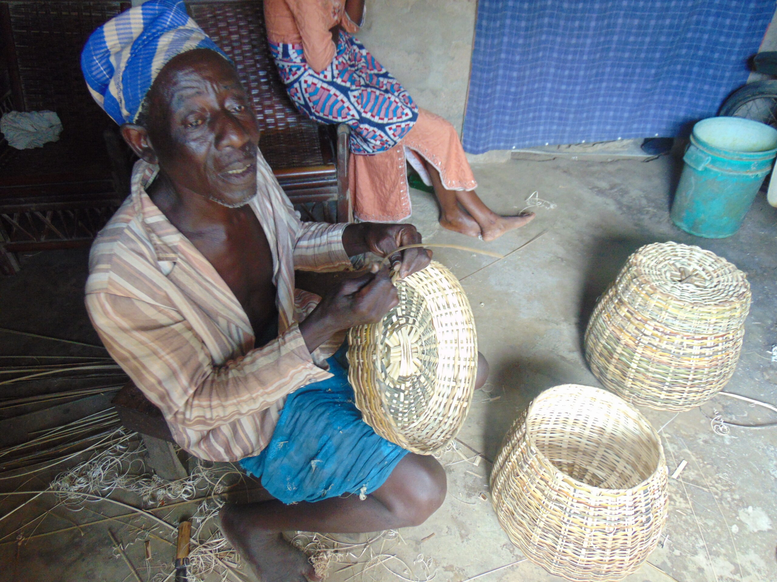 Tressage de paniers dans la vallée de l'Ouémé, Bénin
