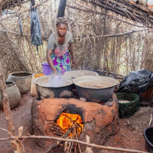 Fabrication de sel de cuisine au Bénin dans le village de Djègbadji