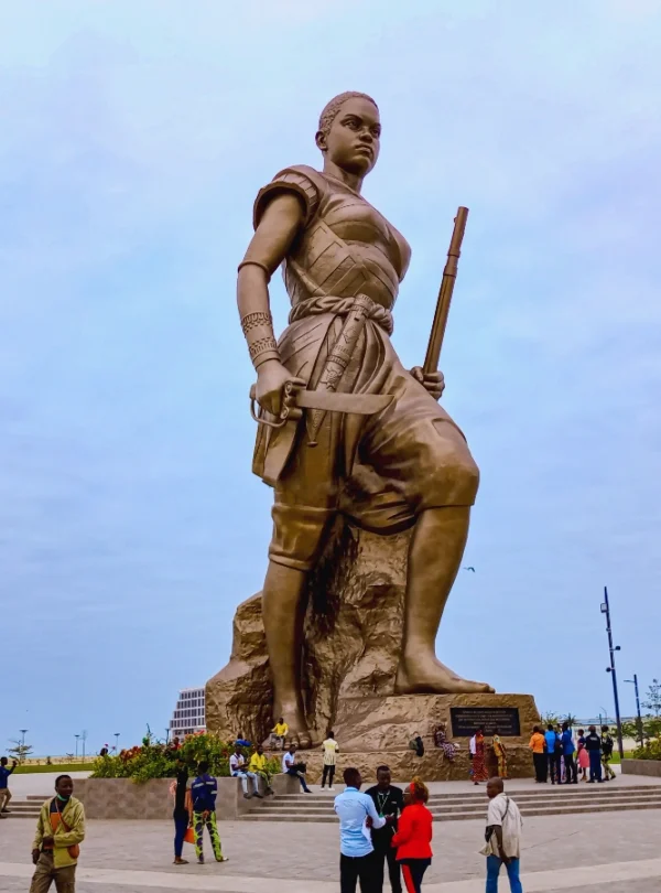 Site touristique au Bénin: Place de l'amazone Bénin